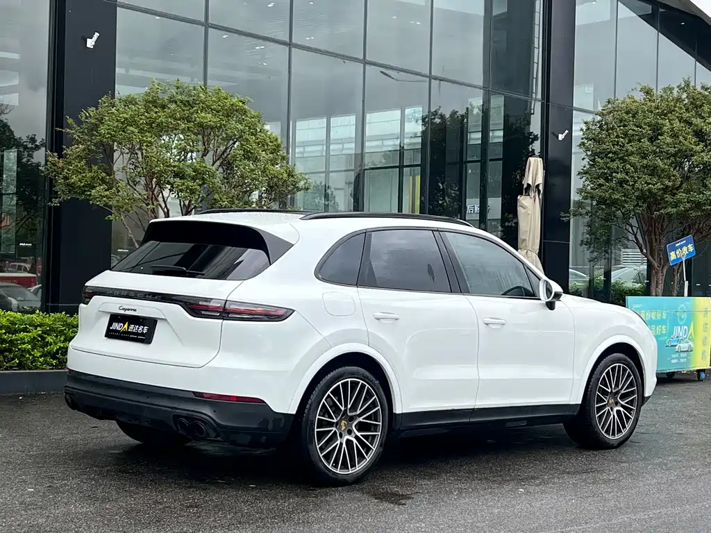 Porsche Cayenne 2023 — фото 10
