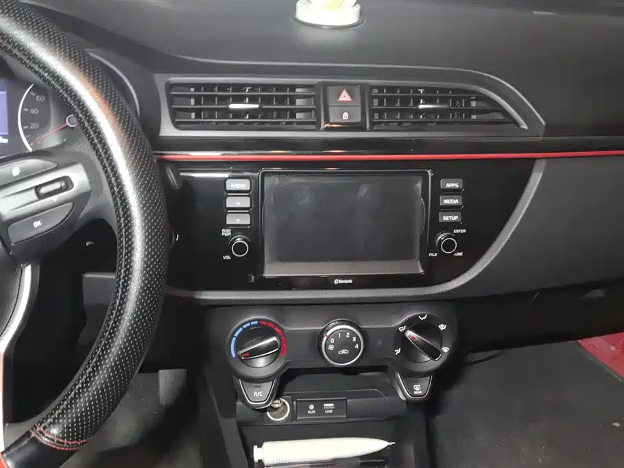Kia KX Cross 2018 — фото 13