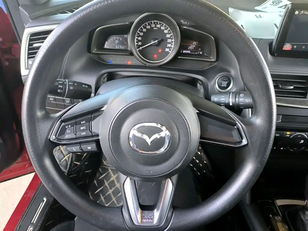 Mazda CX-4 2018 — фото 11