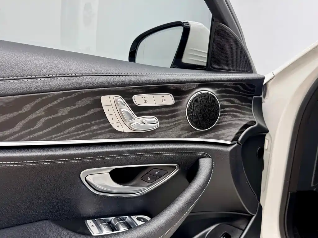 Mercedes-Benz E-Class 2020 — фото 9