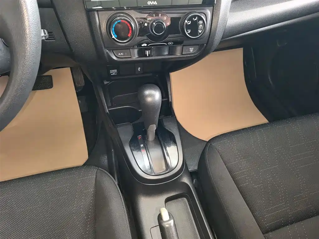 Honda Fit 2017 — фото 14
