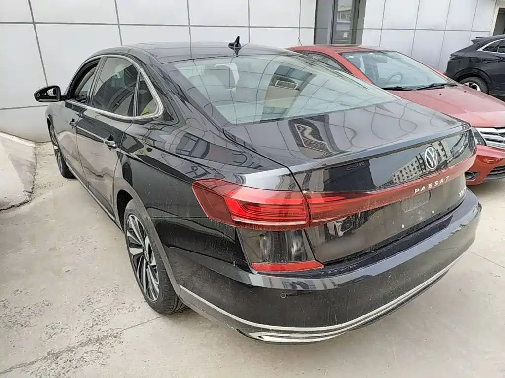 Volkswagen Passat 2022 — фото 5