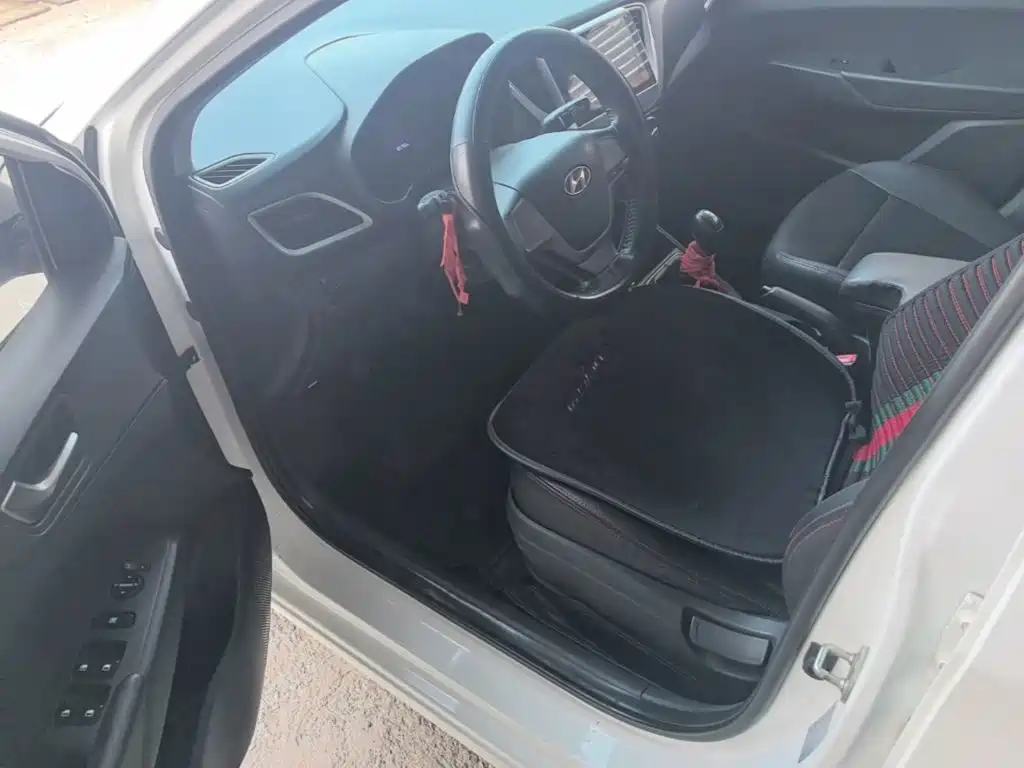 Hyundai Verna 2017 — фото 16
