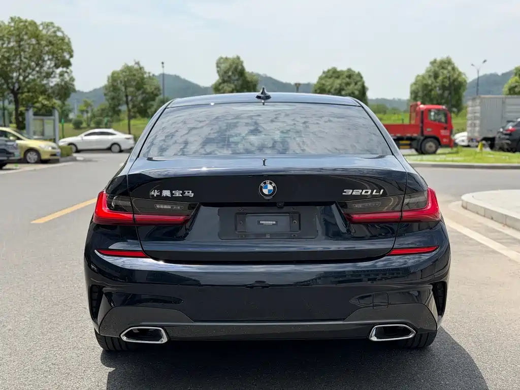 BMW 3 Series 2021 — фото 14
