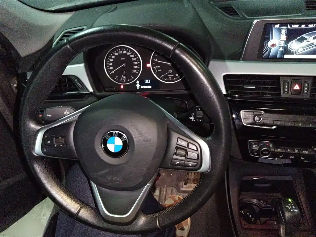 BMW X1 2016 — фото 11