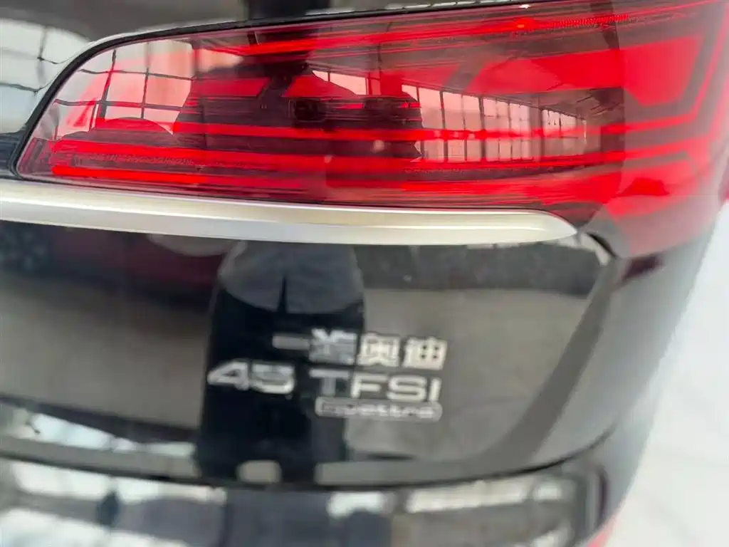 Audi Q5L 2022 — фото 14