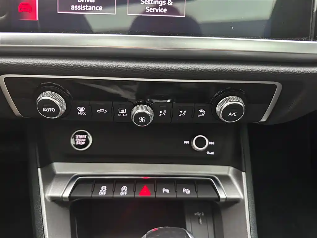 Audi Q3 2021 — фото 15