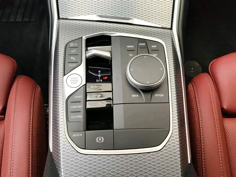 BMW 3 Series 2025 — фото 14