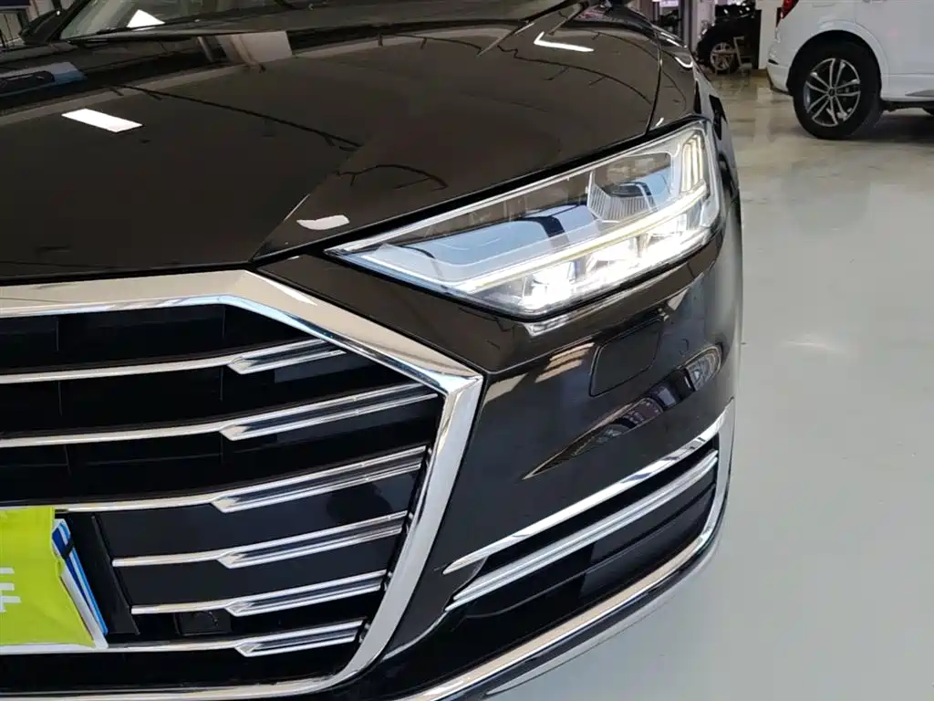 Audi A8 2020 — фото 24
