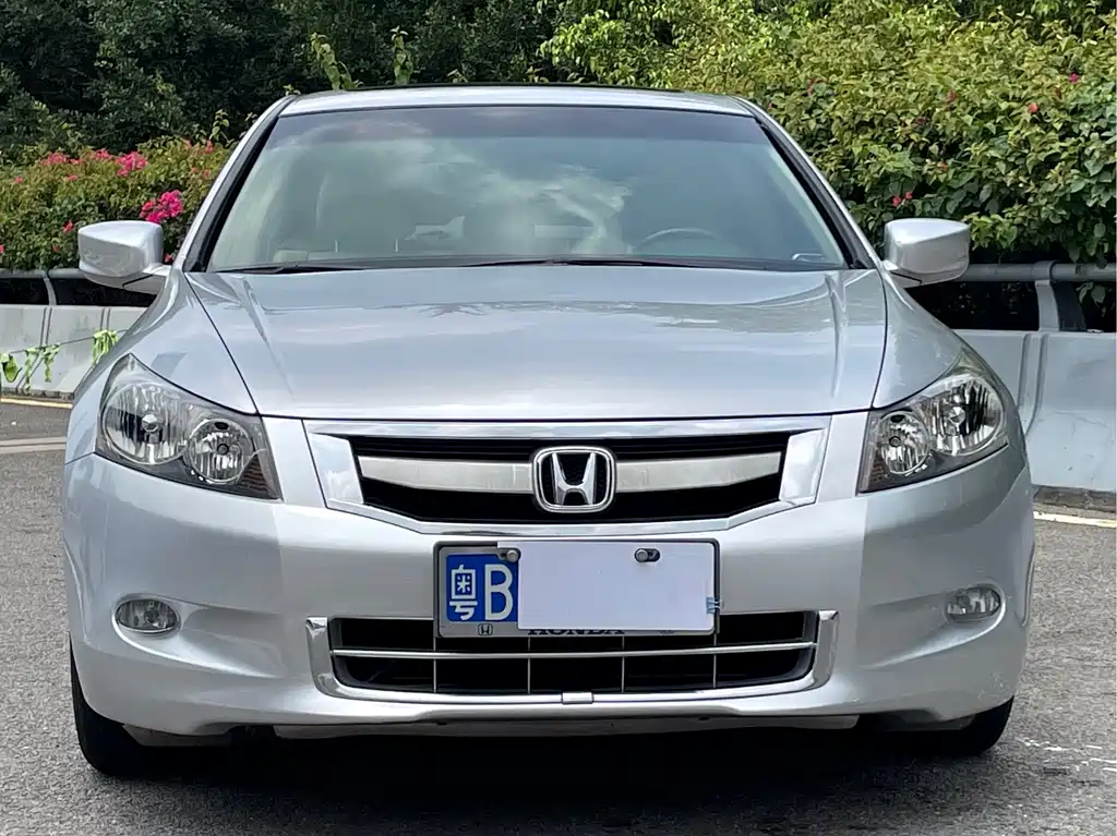 Honda Accord 2010 — фото 2