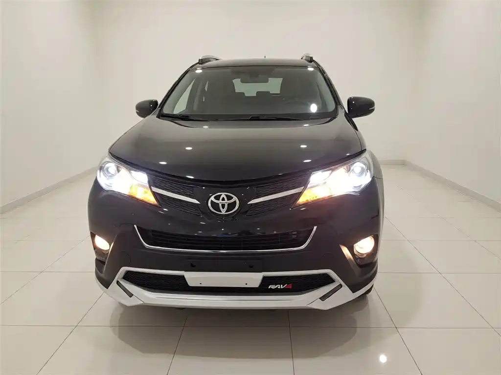 Toyota RAV4 2015 — фото 3