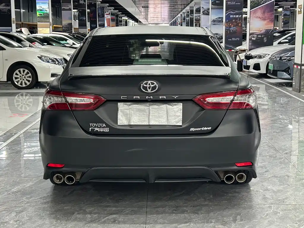 Toyota Camry 2018 — фото 4