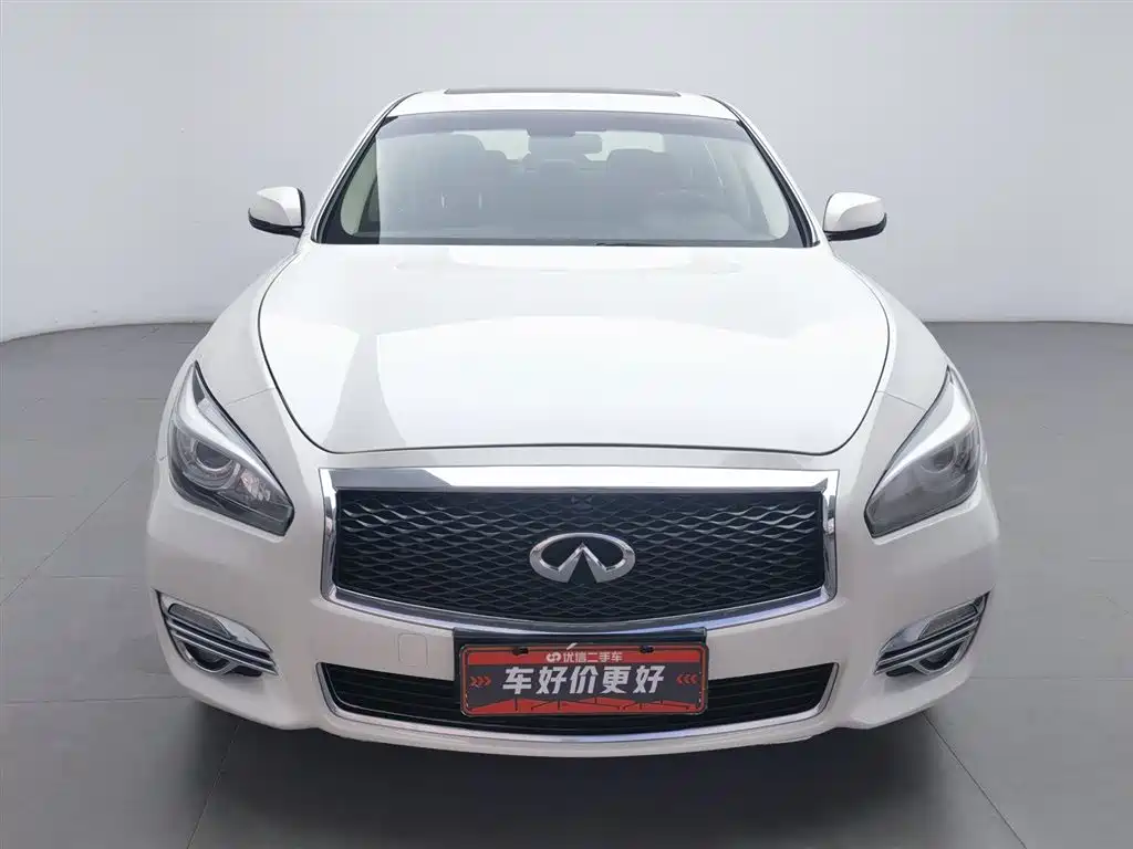 Infiniti Q70 2017