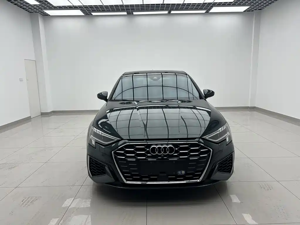 Audi A3 2023 — фото 2