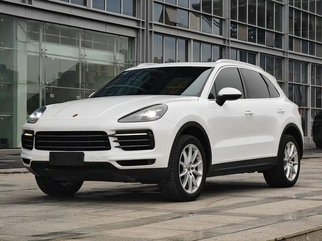 Porsche Cayenne 2019 — фото 1
