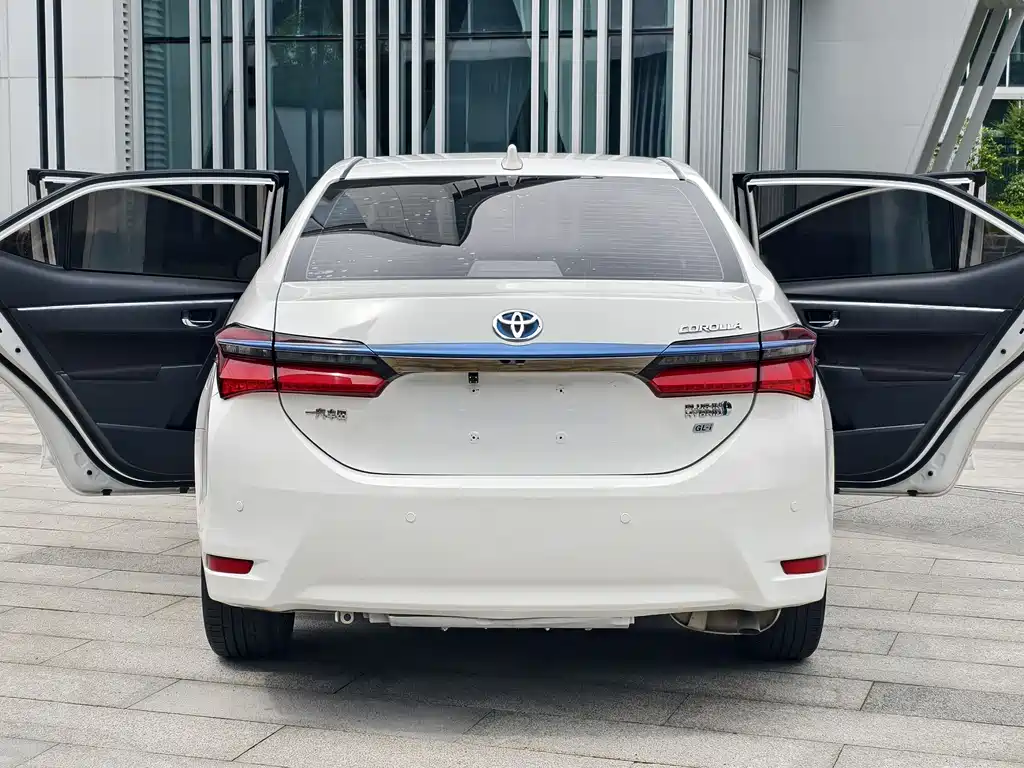 Toyota Corolla Hybrid 2020 — фото 32