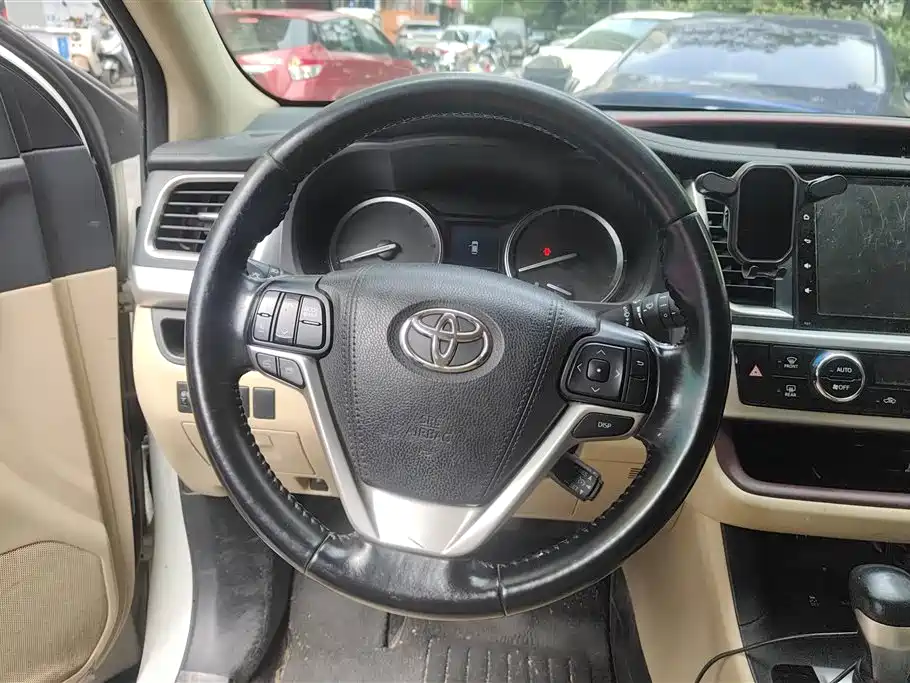 Toyota Highlander 2017 — фото 15