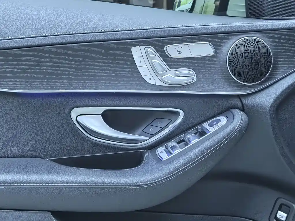 Mercedes-Benz C-Class 2020 — фото 19