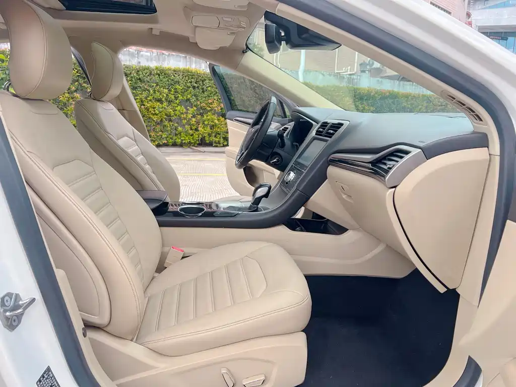 Ford Mondeo 2015 — фото 10