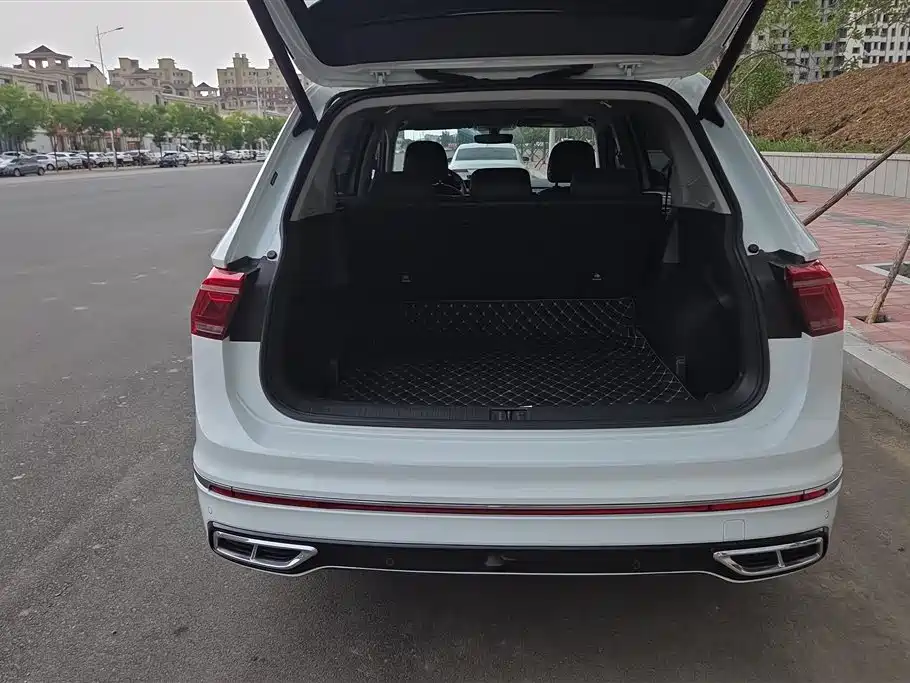Volkswagen Tiguan L 2024