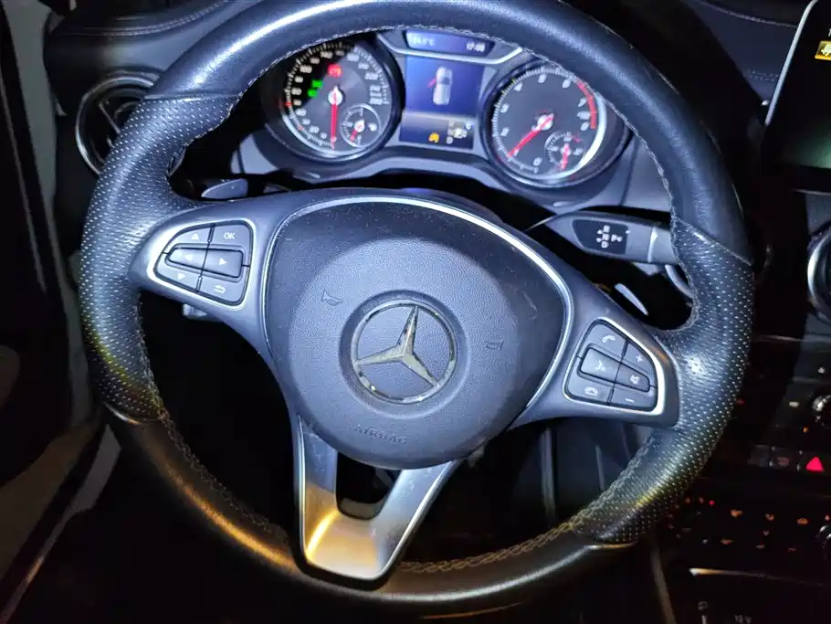 Mercedes-Benz GLA 2017 — фото 15