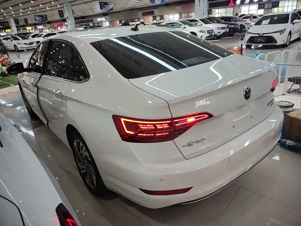 Volkswagen Sagitar 2022