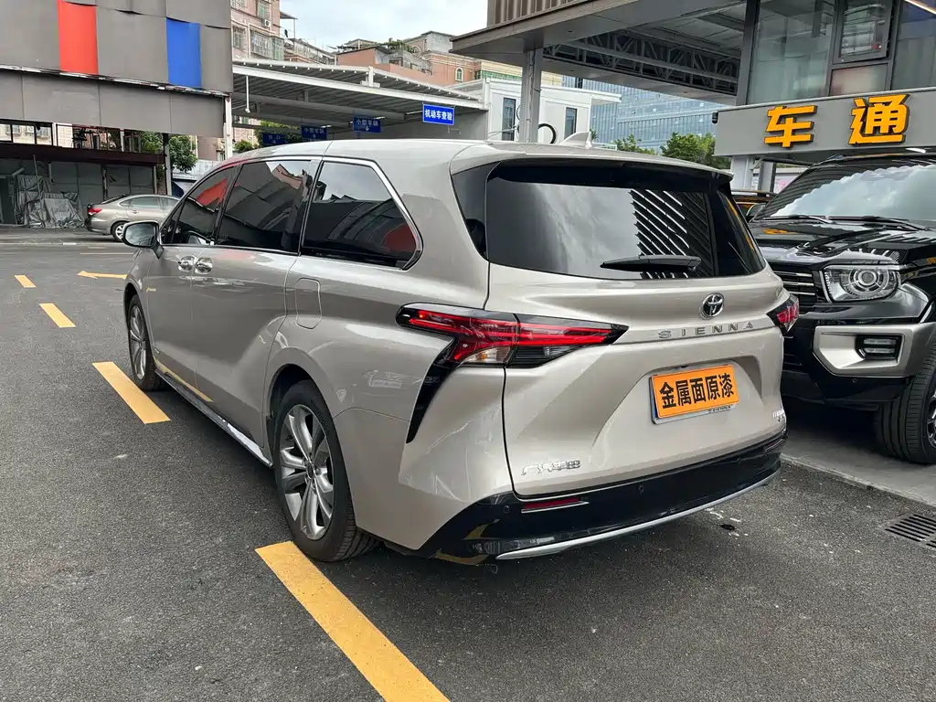 Toyota Sienna 2025