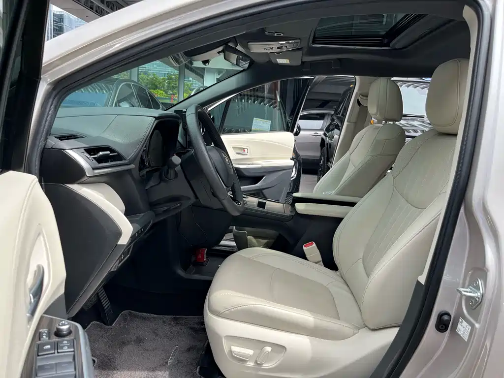 Toyota Sienna 2025