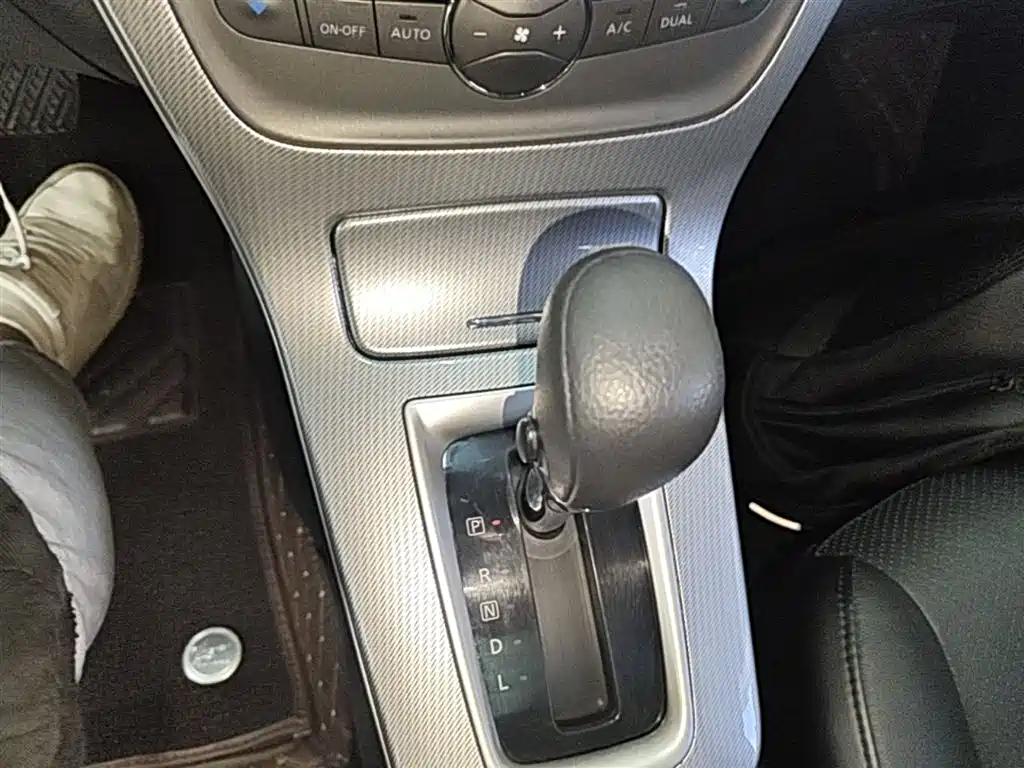 Nissan Sylphy 2015 — фото 14