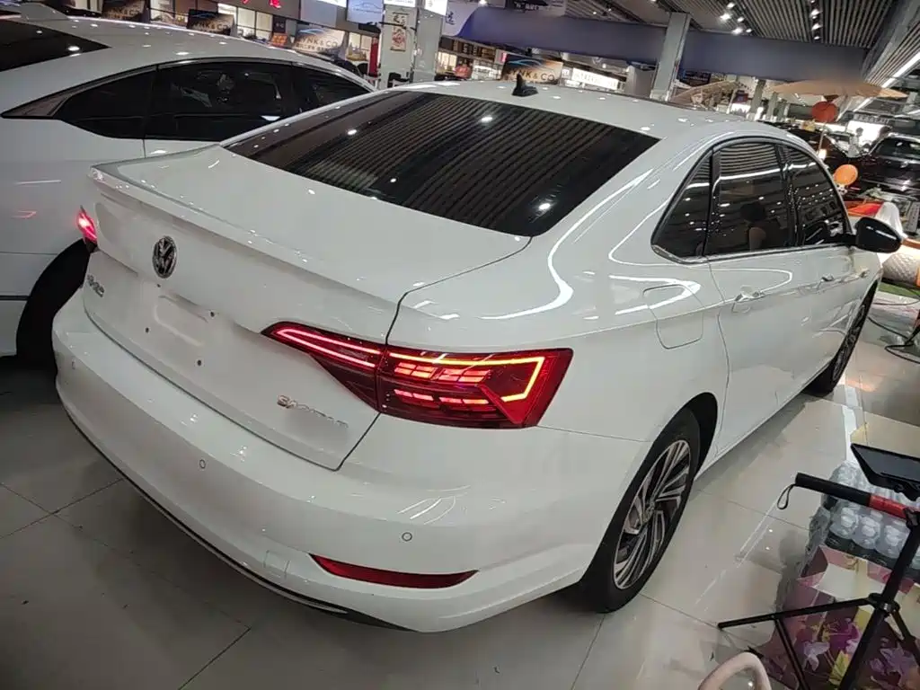 Volkswagen Sagitar 2022