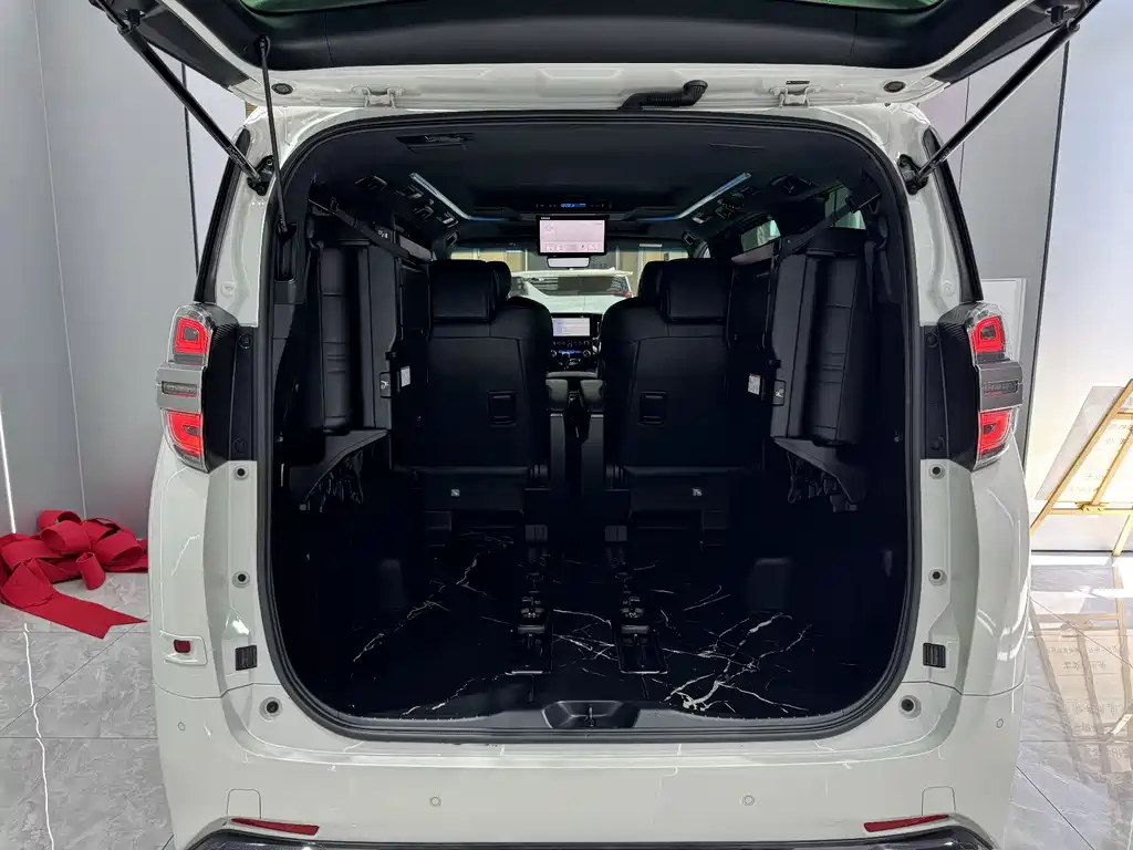 Toyota Vellfire 2021 — фото 27