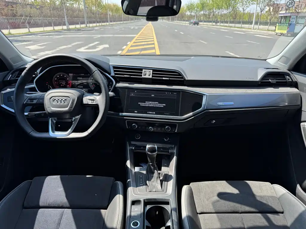 Audi Q3 2022 — фото 16