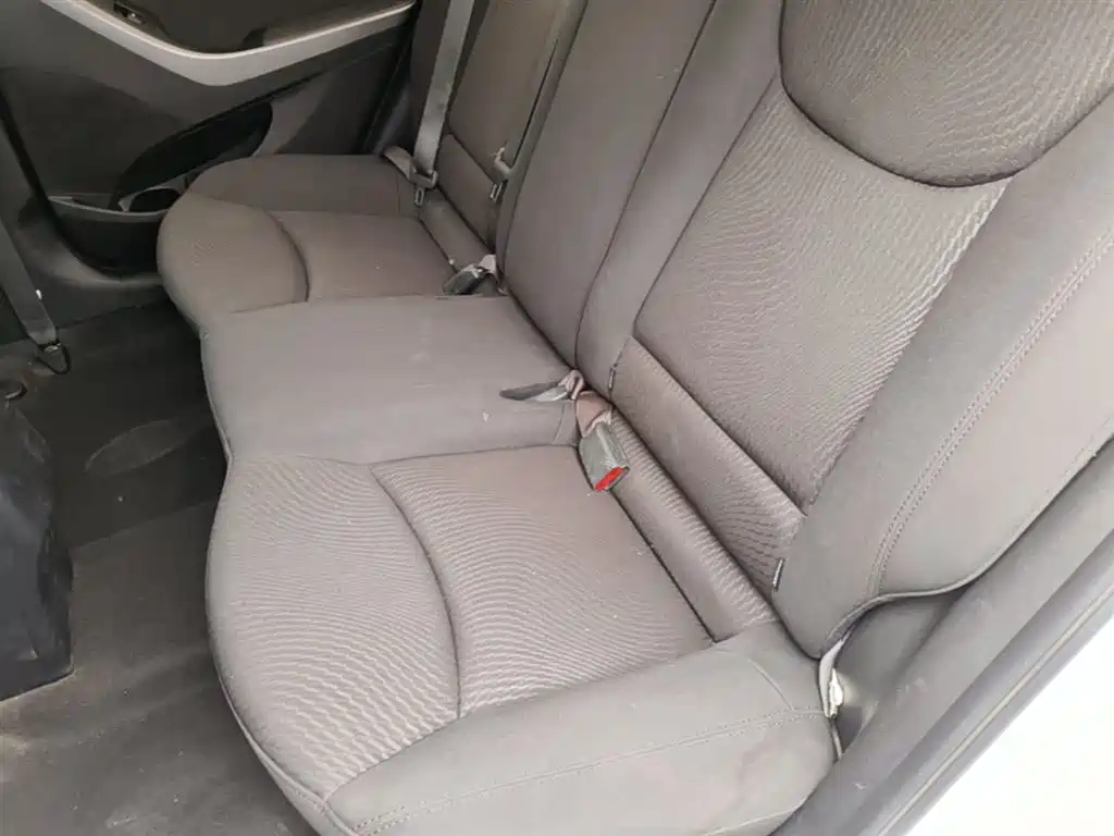 Hyundai Elantra Langdong 2016 — фото 17