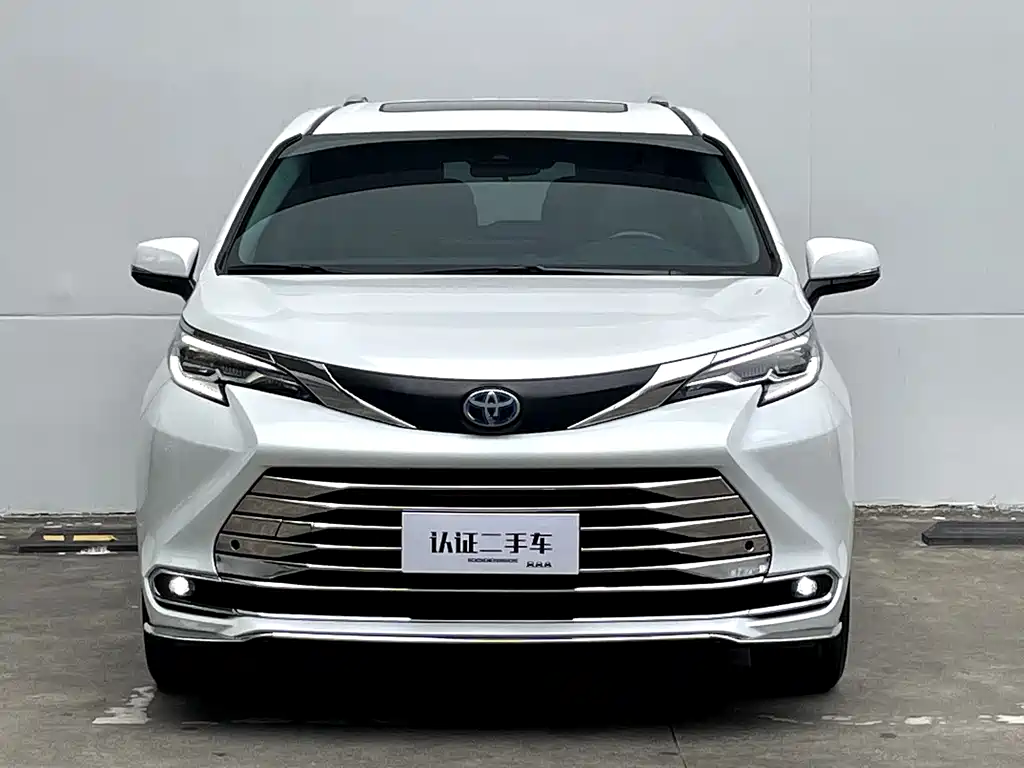 Toyota Sienna 2022 — фото 3