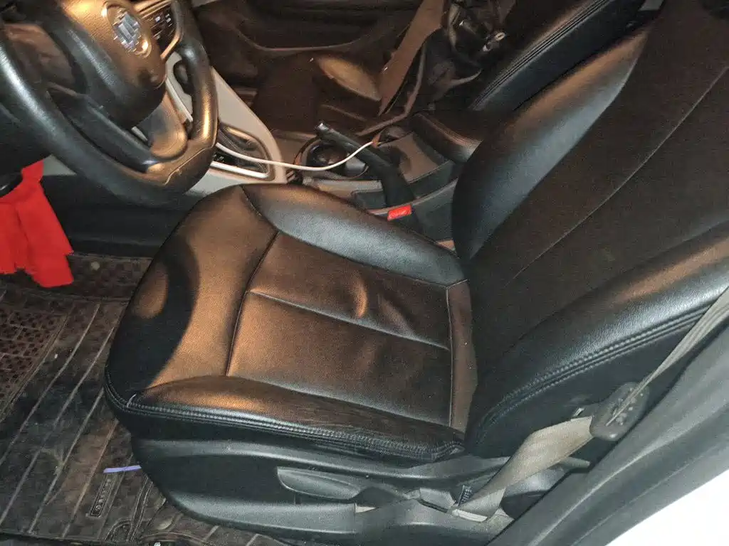 Buick Excelle 2015 — фото 16
