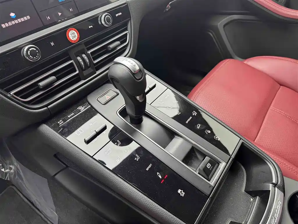 Porsche Macan 2025 — фото 10