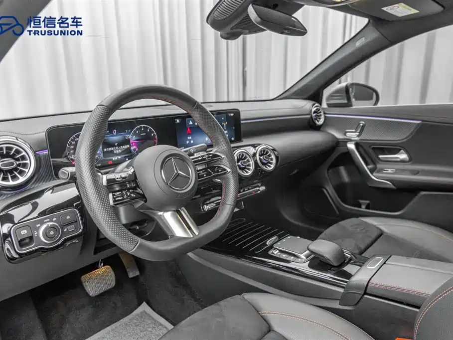 Mercedes-Benz A-Class 2024 — фото 12