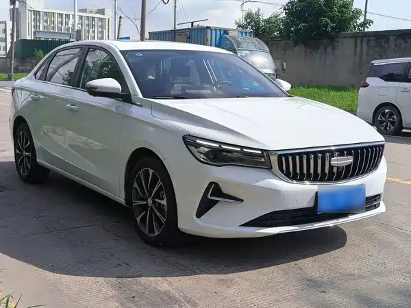 Geely Emgrand 2023