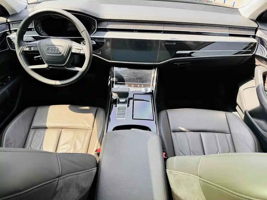 Audi A8 2018 — фото 15