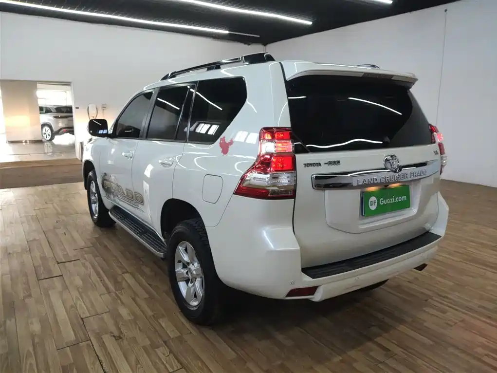 Toyota Prado 2016 — фото 5