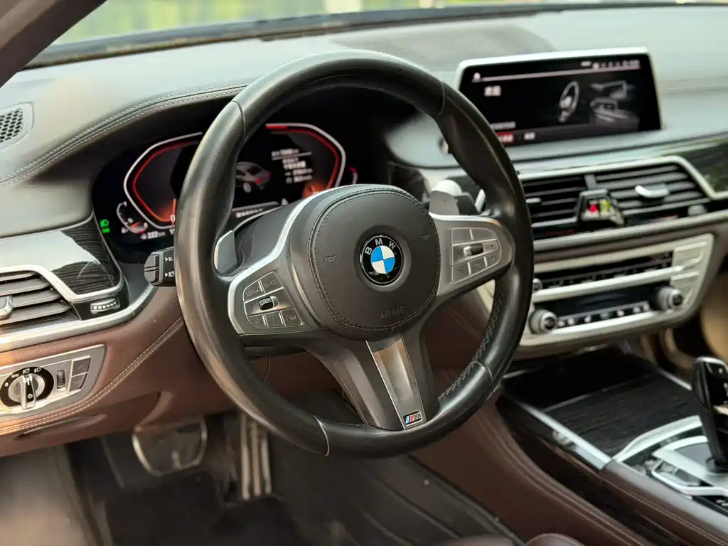 BMW 7 Series 2020 — фото 6