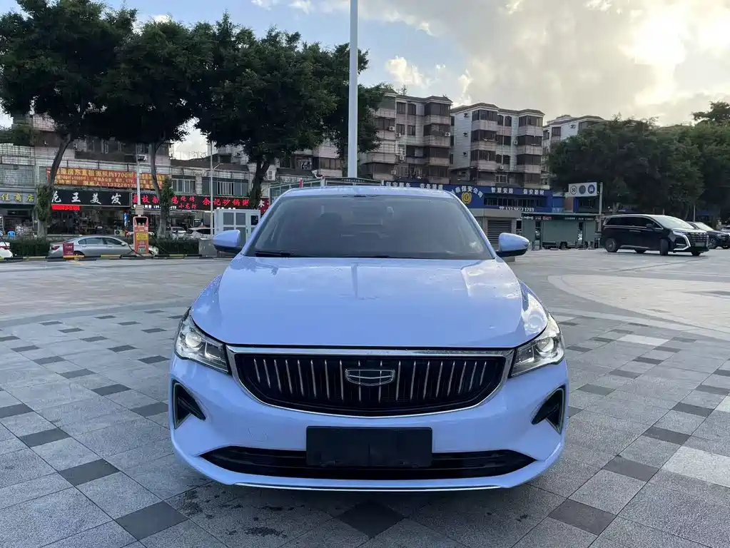 Geely Emgrand 2023