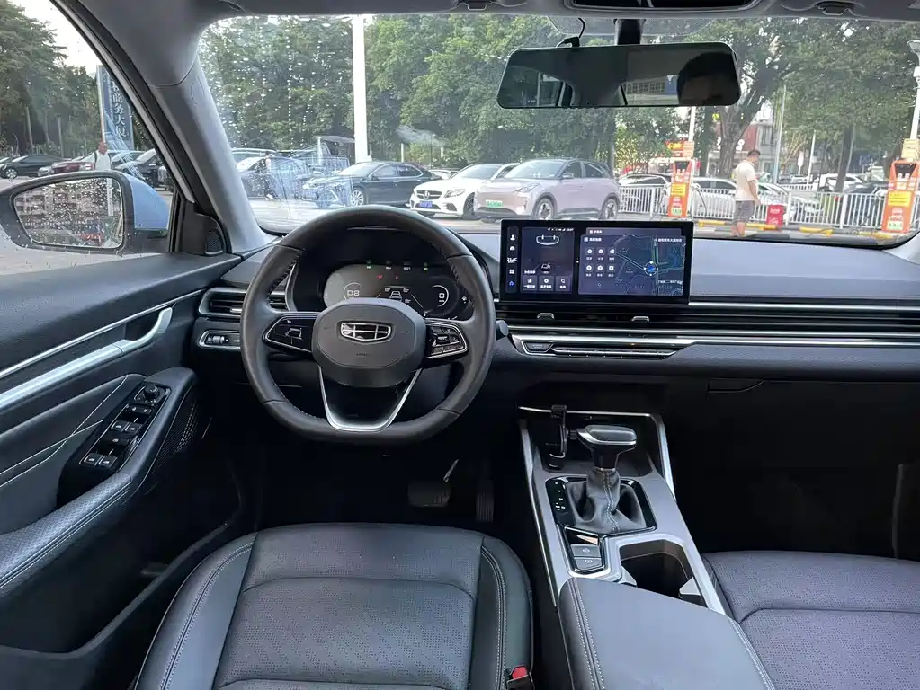 Geely Emgrand 2023 — фото 14