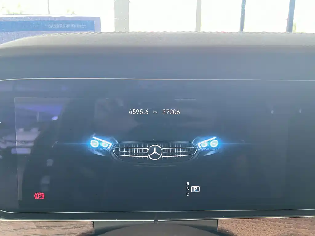 Mercedes-Benz E-Class 2023 — фото 11