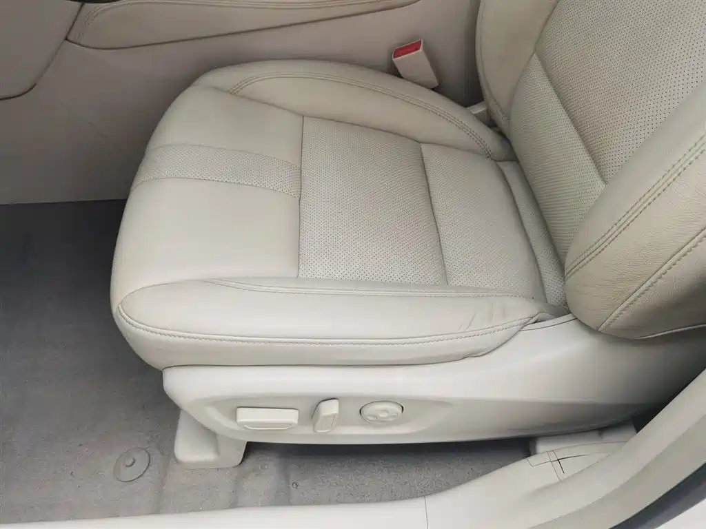 GAC Motor Trumpchi GS8 2017 — фото 20
