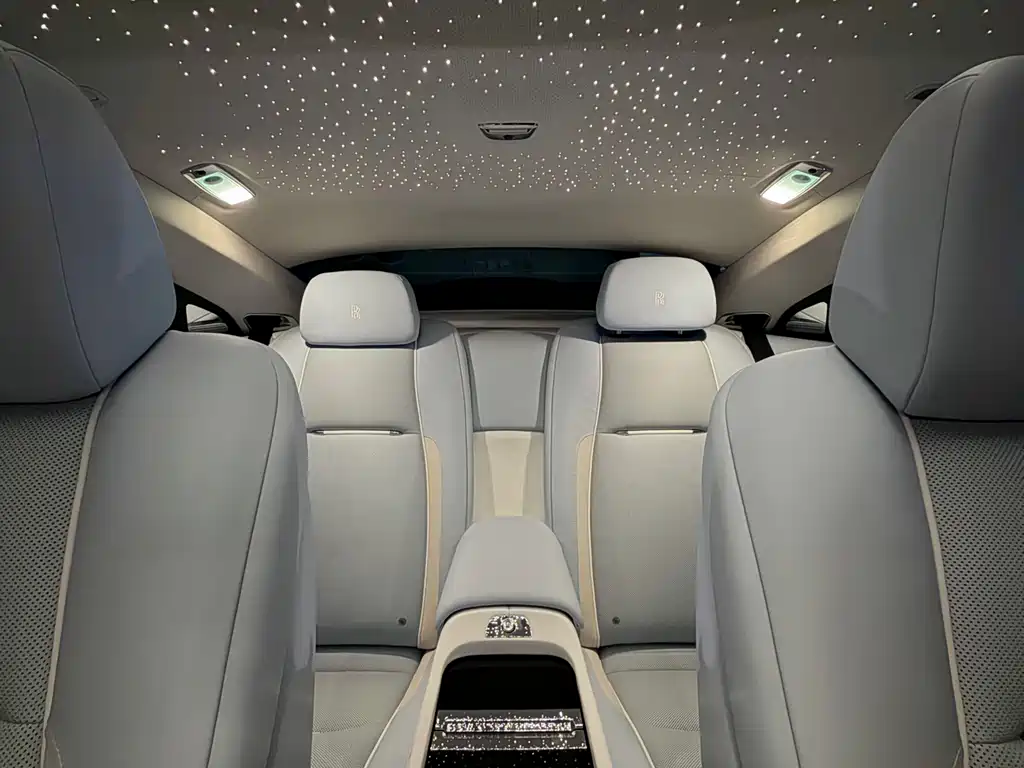 Rolls-Royce Wraith 2021 — фото 12