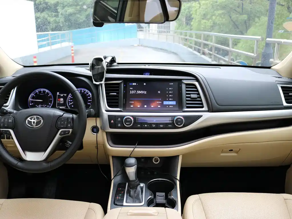 Toyota Highlander 2019 — фото 11