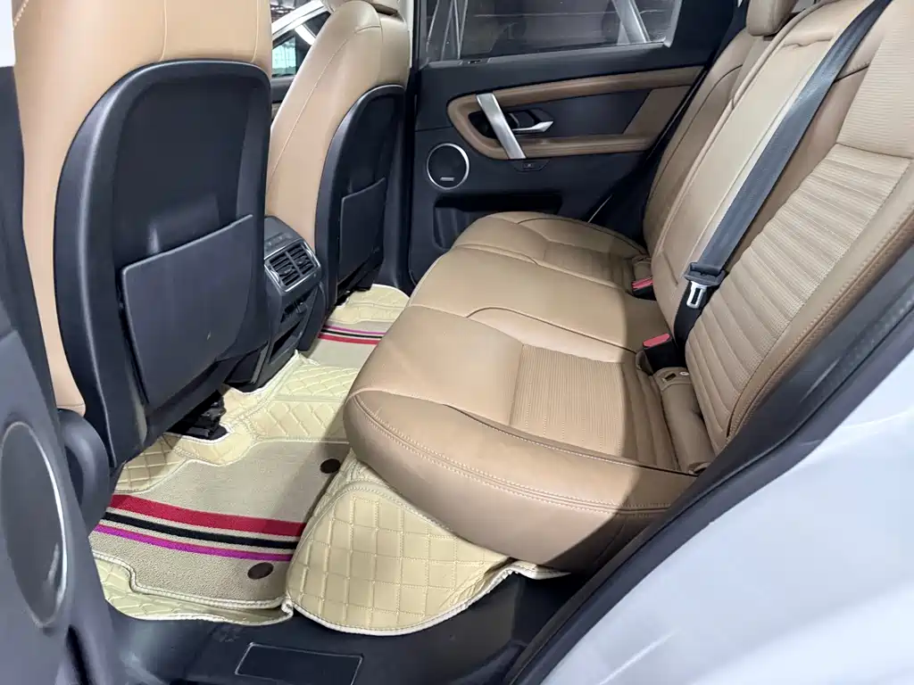 Land Rover Discovery Sport 2023 — фото 10