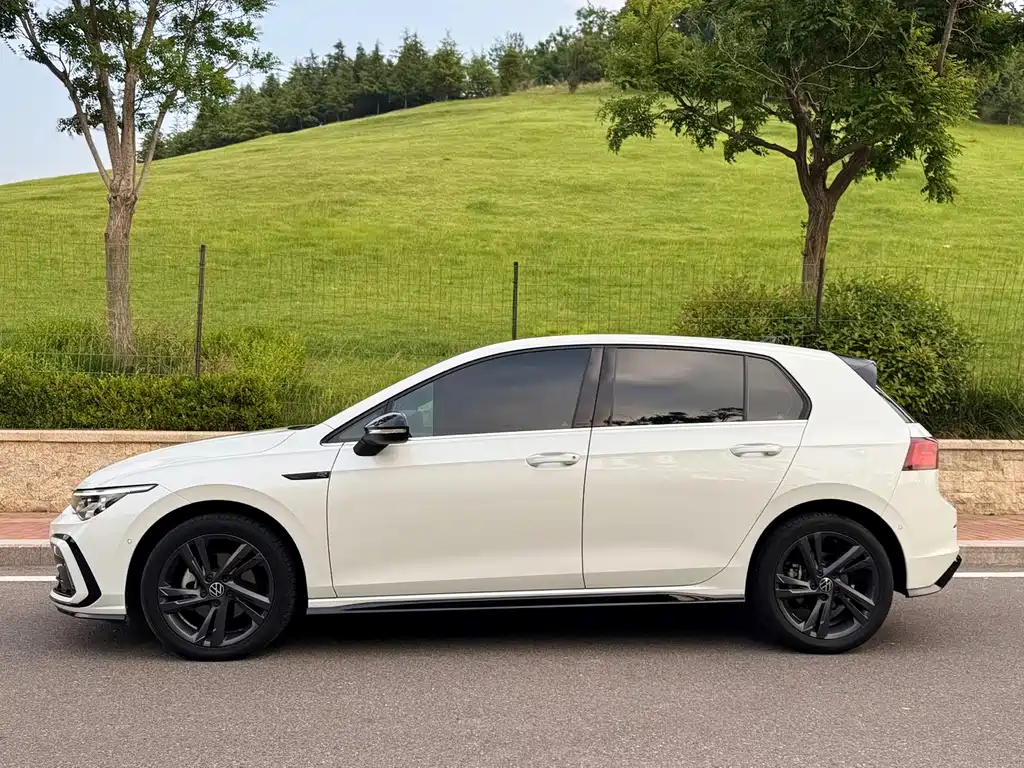 Volkswagen Golf 2023