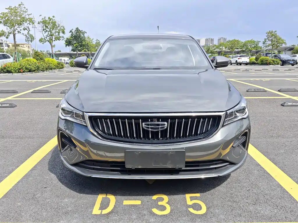 Geely Emgrand 2024